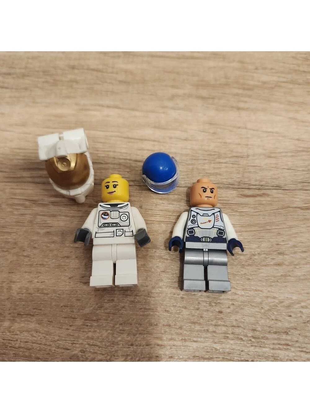 LEGO Collectible Astronaut Minifigure 5002147 TRU Exclusive Space Explorer Rover